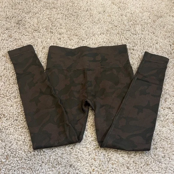 Gymshark Adapt Camo Seamless Leggings - Picture 3 of 3